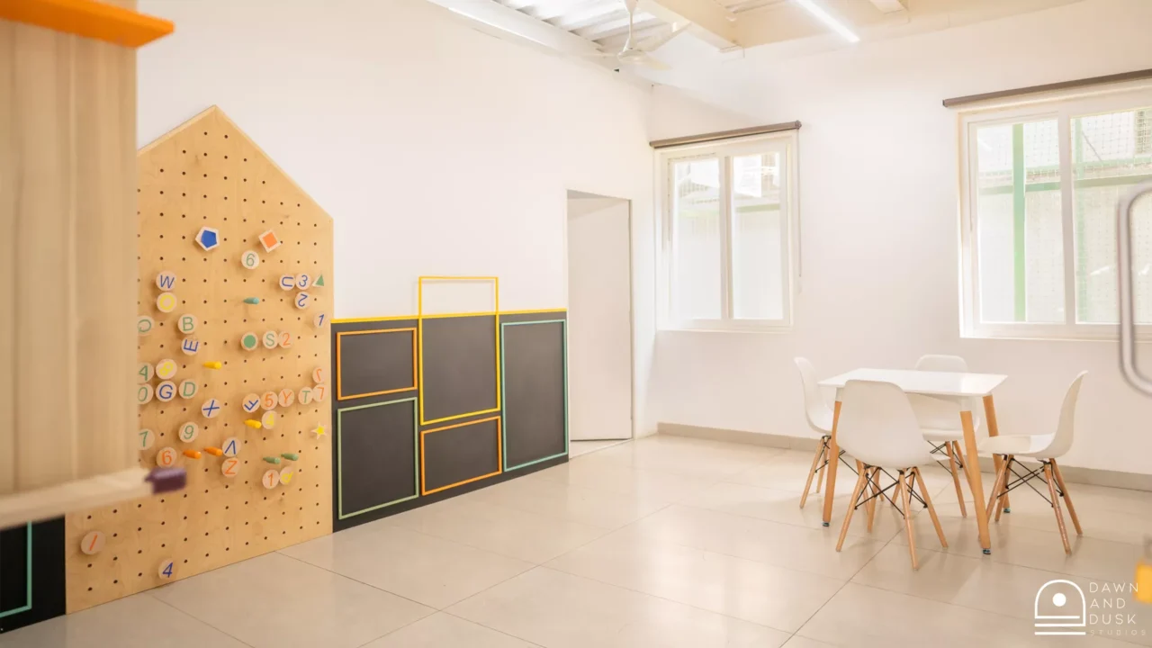 siate-jubliee-school-class-room4